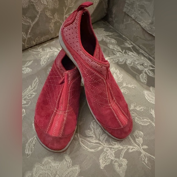 Size 10 Merrell Outdoor Shoes - Picture 7 of 14